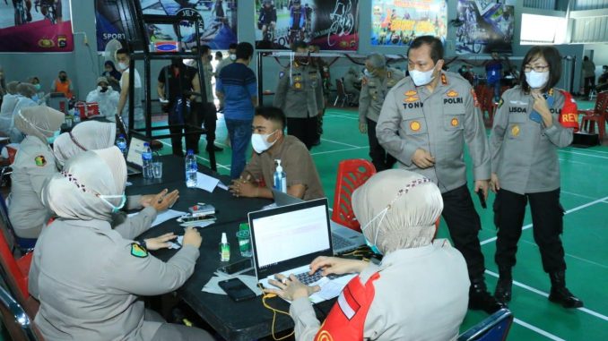 Cegah Penyebaran Covid-19, Polda Sumbar Gelar Vaksinasi