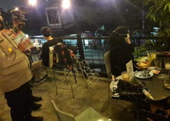 Tiga Pilar Sukmajaya-Cilodong Bubarkan Kerumunan, Tutup Kafe Melanggar