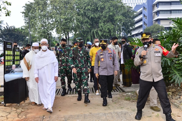 Ditarget 4.500 Orang, TNI-Polri Gelar Vaksinasi Massal Bareng Rabithah Alawiyah di Cibis Park