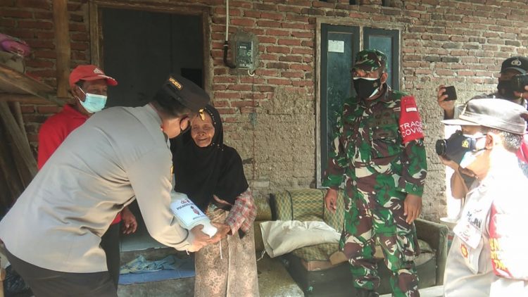Polresta Cirebon Bantu Kebutuhan Warga Isoman