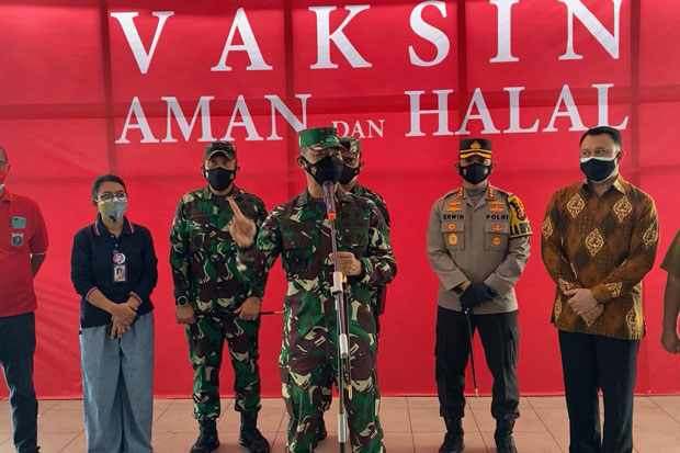 TNI-Polri Bersama Pemkot Jaktim Gelar Vaksinasi Covid-19 di GOR Ciracas, Target 5 Ribu Warga