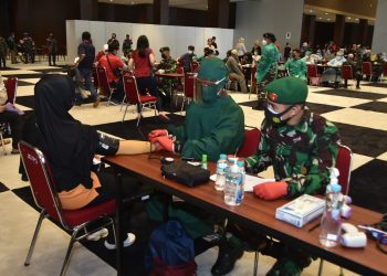 TNI Terus Gencarkan Serbuan Nakes Dukung Akselerasi Vaksinasi dan PPKM Mikro
