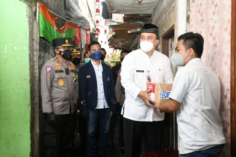 Polri-BEM Jakarta salurkan 1.000 paket sembako ke mahasiswa perantauan