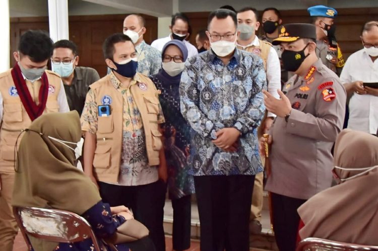 Datang ke Bogor, Kapolri Pantau Langsung Proses Vaksinasi Covid-19 di IPB University