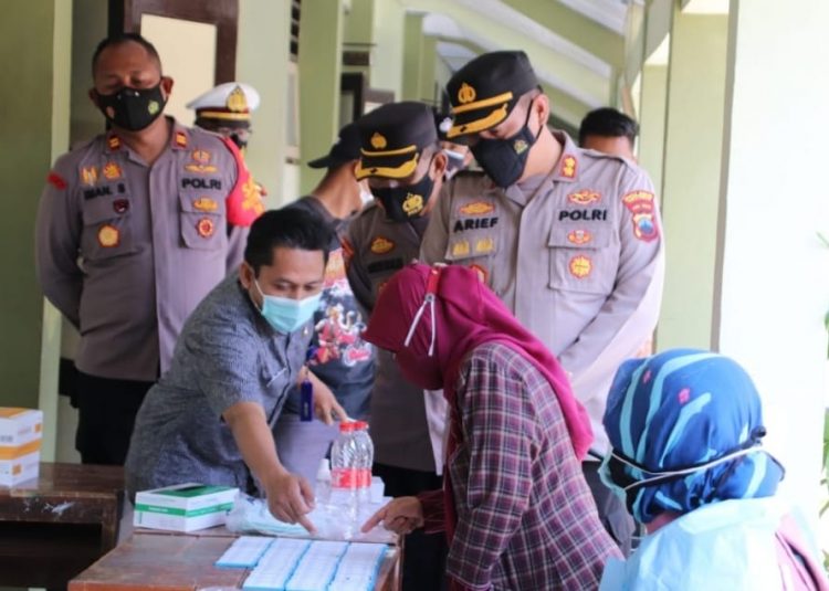 Kapolres Pekalongan Tinjau Vaksinasi COVID-19 Bagi Pelajar