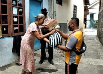 Giat Jumat Barokah Polsek Kutoarjo Memberi Paket Sembako