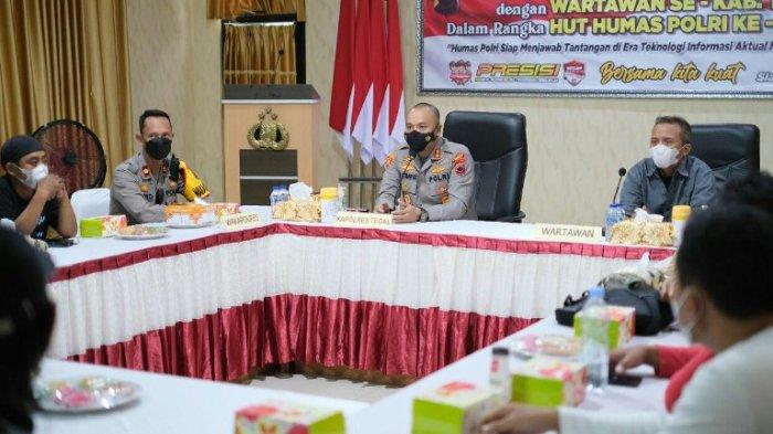 Kapolres Tegal AKBP Arie Silaturahim dengan Media. Jawab Tantangan Era Teknologi Informasi