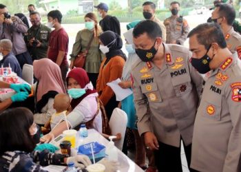 TNI-Polri Percepat Vaksinasi di Banten untuk Capai Herd Immunity