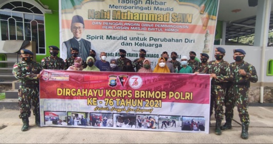 Jelang HUT Brimob Polri Ke 76, Satbrimob Polda Kepri Baksos Hingga Vaksinasi Massal