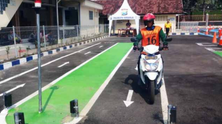 Bisa Latihan Dulu di Polres Setempat Sebelum Ujian Praktik SIM, Ada Pelatihnya Juga
