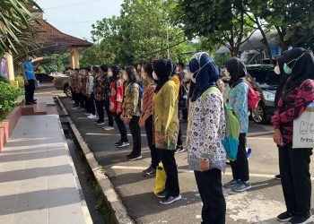 Biro SDM Polda Banten Laksanakan Pemeriksaan Administrasi Awal Rekrutmen Proaktif Penerimaan Bintara Polri Tahun Anggaran 2022