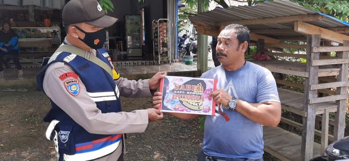 Cegah Pungutan Liar, Anggota Polsek Kelumpang Hulu Laksanakan Sosialisasi Saber Pungli
